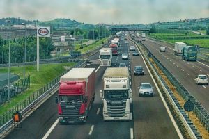 Read more about the article 5 Unwritten Road Rules for Truckers