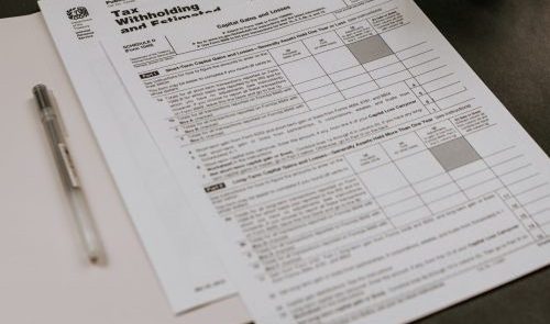 Honor Students Prepare Taxes for Free